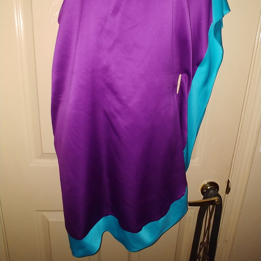 Dress - Picture 2 of 4